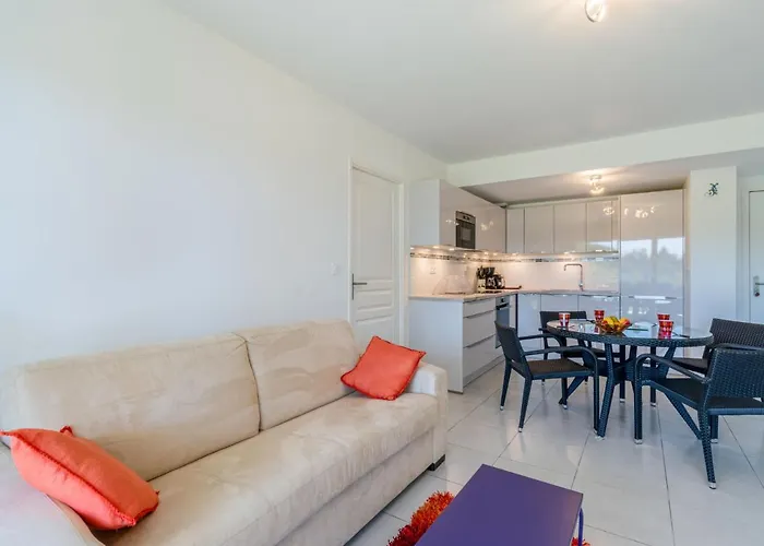 Golfe Horizon-2 By Interhome Apartment Fréjus